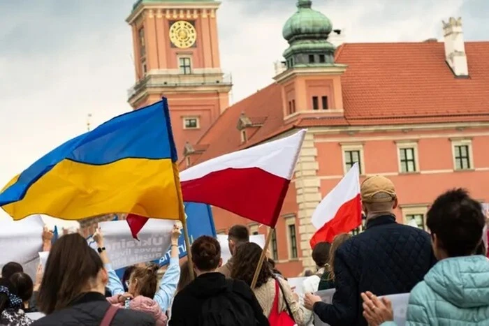 Сколько украинцев столкнулись с негативным отношением в Польше: результаты опроса