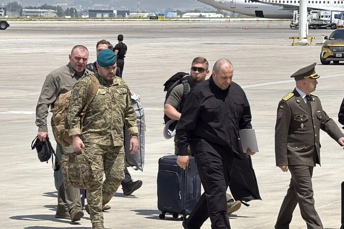 Rosyjscy propagandyści w Istambule brutalnie próbowali dostać się do Umierowa