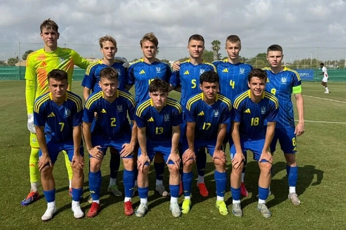 Юношеская сборная Украины по футболу в товарищеском матче одержала победу над испанской 