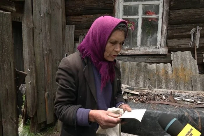 In Chernihiv region, a woman lives alone in the forest without a pension