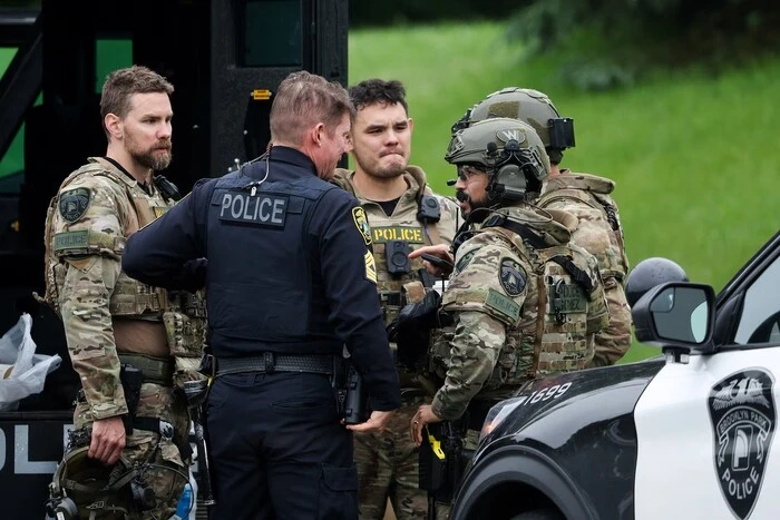 A politician from Minnesota shot dead, senator wounded