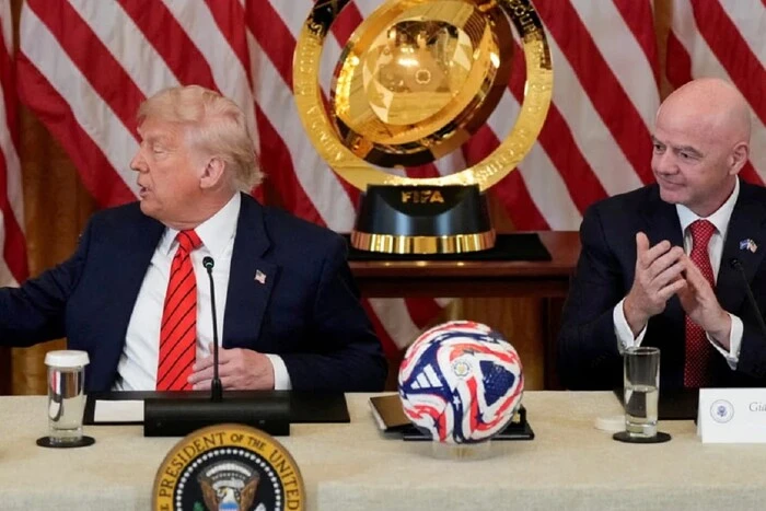 Prezydent FIFA oświadczył, że „cały świat piłkarski czeka na powrót Rosji”