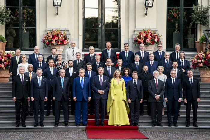 Zelensky, Trump, Macron and leaders of other countries gathered at the NATO summit