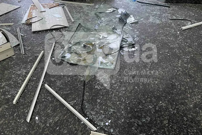 В Полтаве в результате атаки россиян поврежден вокзал
