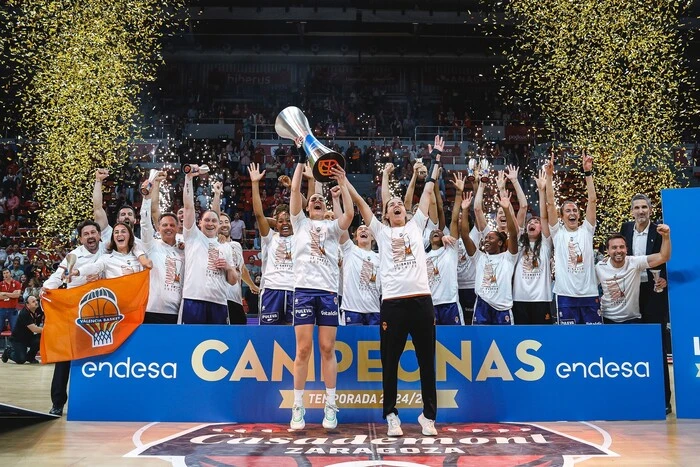 Yagupova hat zum zweiten Mal in Folge die spanische Basketballmeisterschaft gewonnen