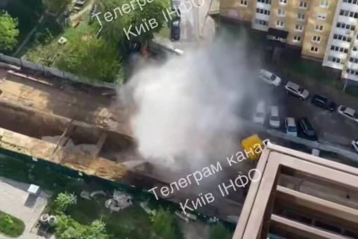 У Києві вдруге за тиждень затопило ділянку будівництва метро на Виноградар (відео)