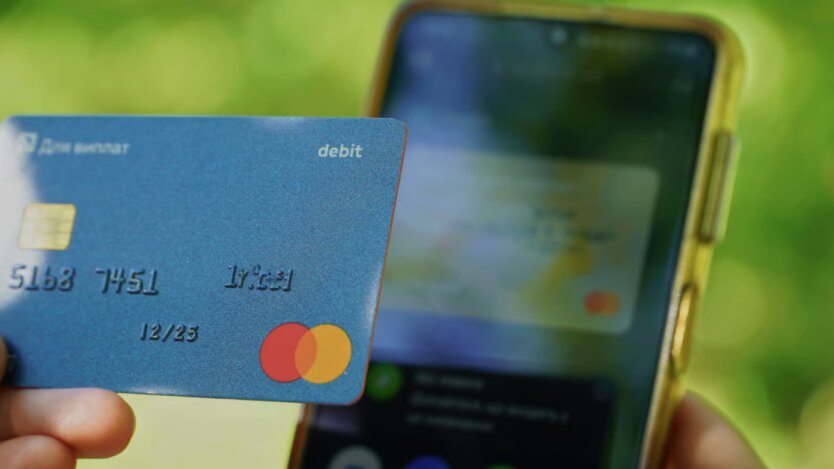 'Im Krieg gibt es keine 24 Stunden': Freiwilliger kritisiert PrivatBank für die Weigerung, den Militärs zu helfen