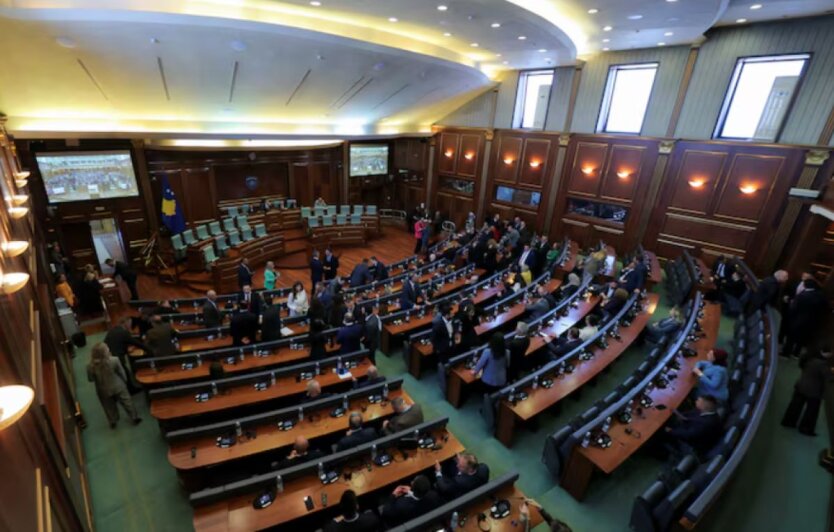 Kosovo in a Deadlock: Economic Consequences of a Prolonged Political Crisis