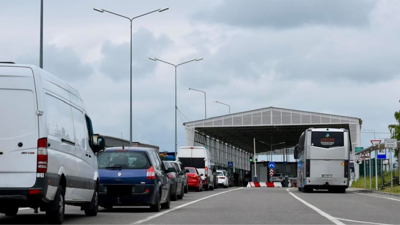Where traffic jams may occur today - queues at the border