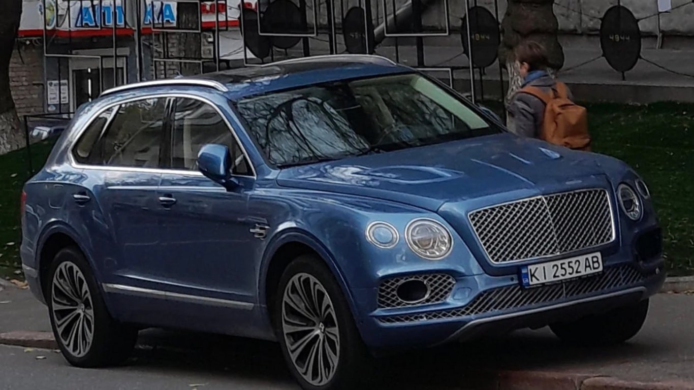 В Києві розбили Bentley за 400 000 доларів за день після покупки