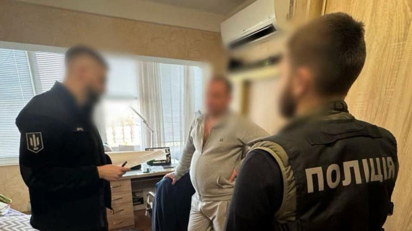 Przywłaszczając budynek za 'grosze' — urzędnik Kijowskiej Miejskiej Administracji Państwowej otrzymał podejrzenie