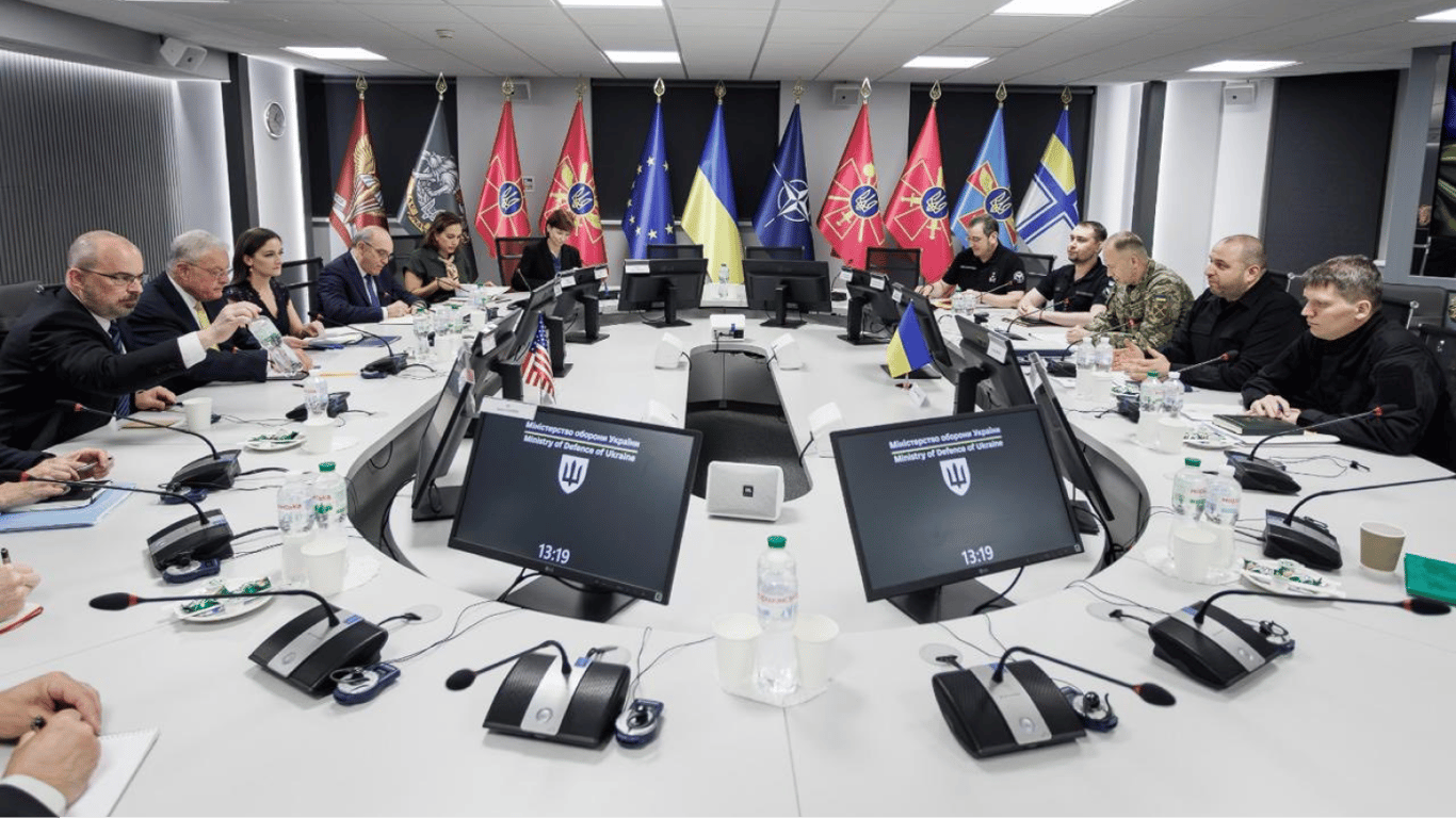 Умєров зустрівся з Келлогом — на які теми звернули увагу
