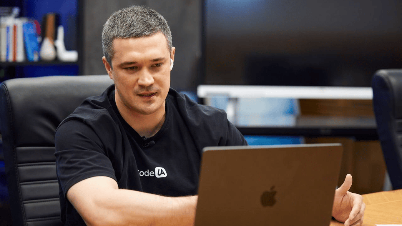 Fedorov answered whether distance learning will continue in Ukraine
