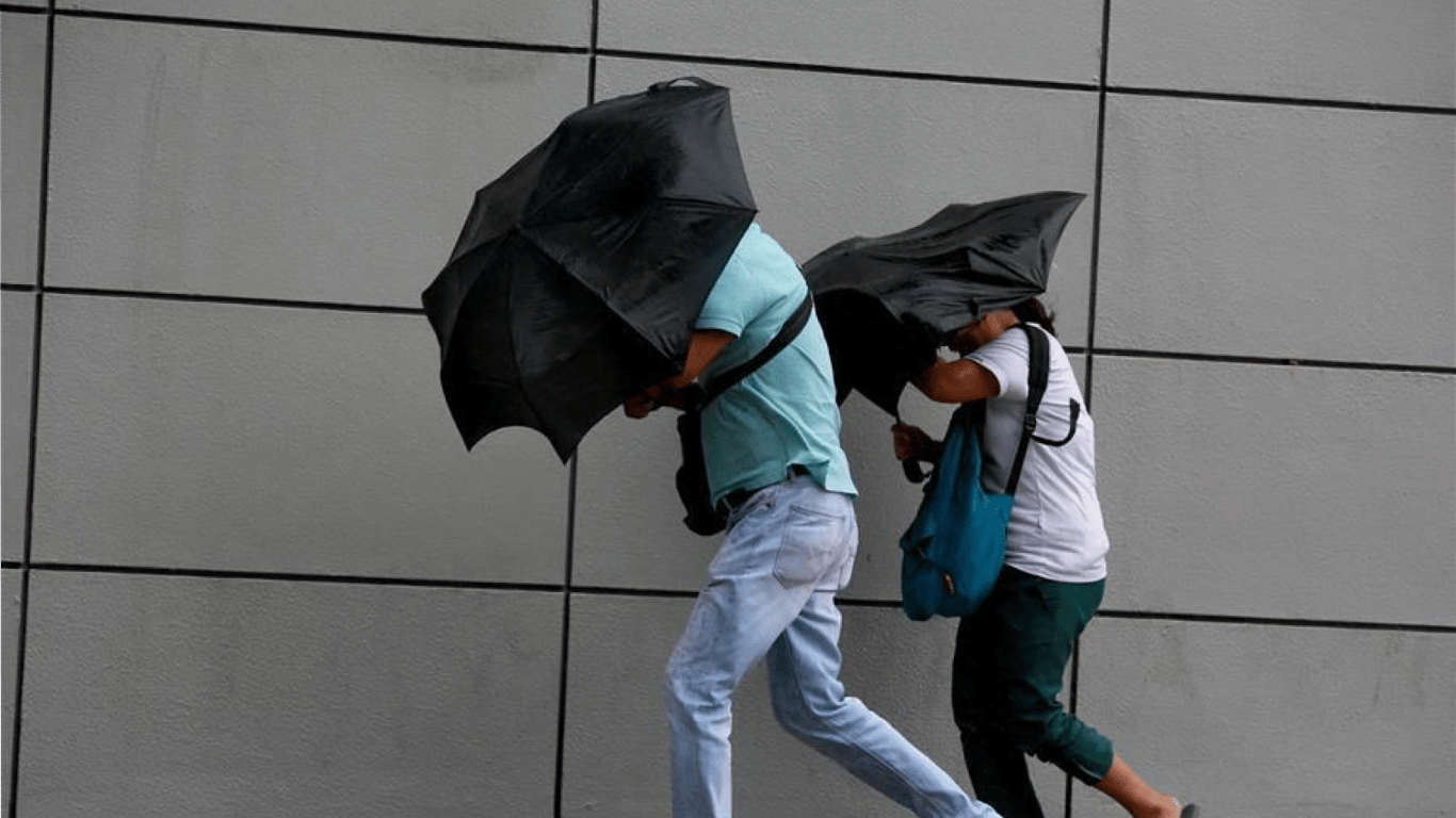 Die Stadt und starker Regen - Meteorologen warnten vor dem Wetter für heute