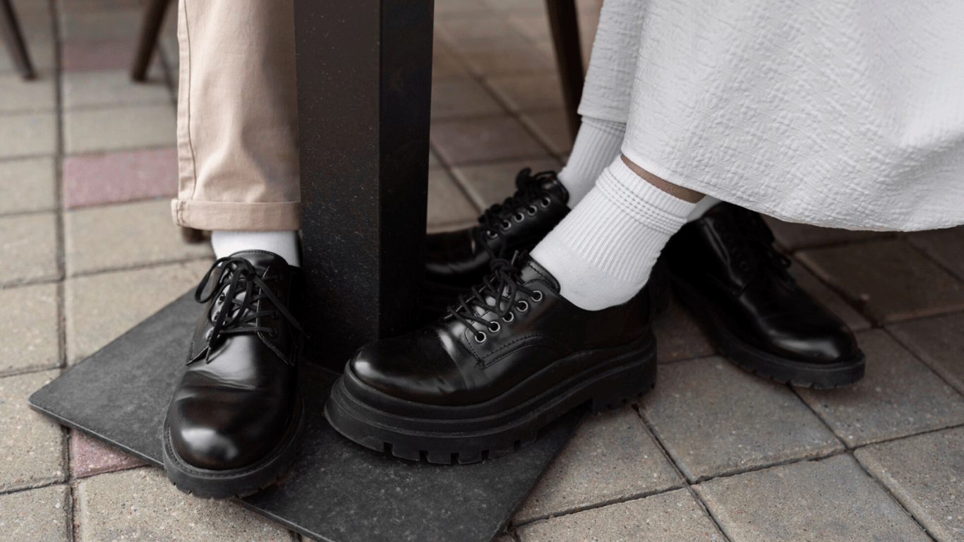 Like in the 1970s — Vintage Derby Shoes Are Making a Comeback