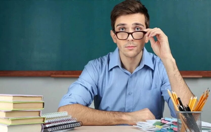 Mobilization of Educators in Summer: Which Teachers Will Have to Appear at the TCC
