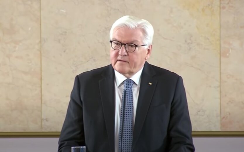 Президент Німеччини говорить на прес-конференції
